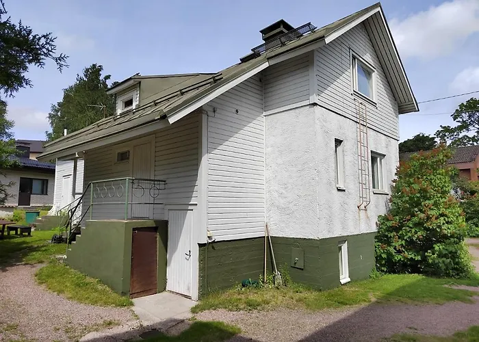 Kalle\'S Unluxury Guest House Cl0Sed From 1St Of Feb 2025